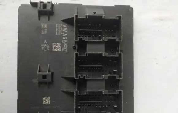 Volkswagen PASSAT B7 Comfort/convenience module 3AA937087F S0464