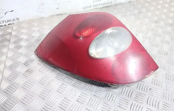 Renault Laguna II Rear/tail lights 8200002471