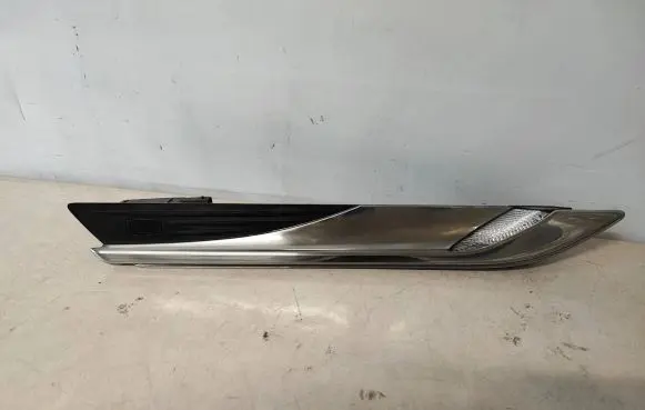BMW 6 F12 F13 Front fender indicator light 7221860 7221862