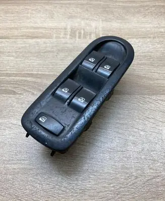 Renault Megane II Electric window control switch 156018070