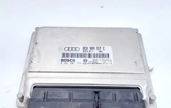 Audi A4 S4 B6 8E 8H Engine control unit/module 8E0909557E 0261207754