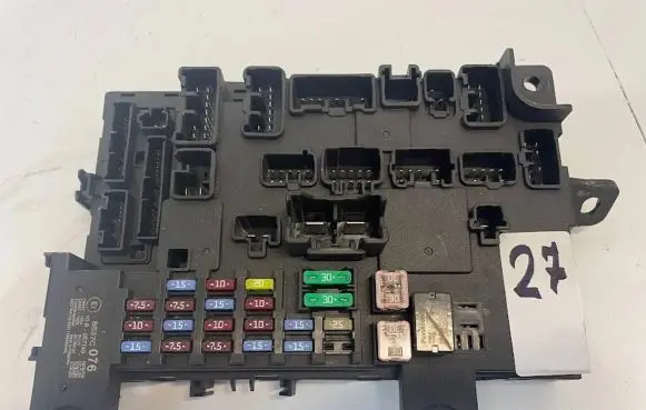 Mitsubishi Eclipse Cross Fuse module 8637C076
