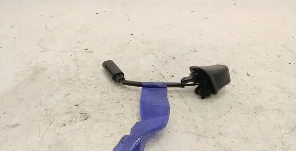 BMW 3 E90 E91 Windshield washer spray nozzle 8365385
