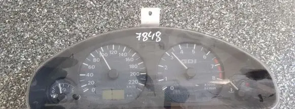 Mitsubishi Space Runner Speedometer (instrument cluster) MR489213