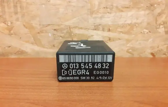 Mercedes-Benz E W124 Other relay 0135454832 2674