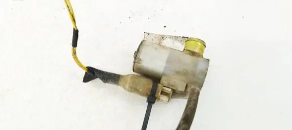 Suzuki Swift I Windscreen/windshield washer pump