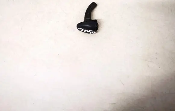 Windshield washer spray nozzle