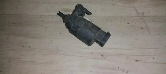 Renault Twingo I Windscreen/windshield washer pump 7700821782