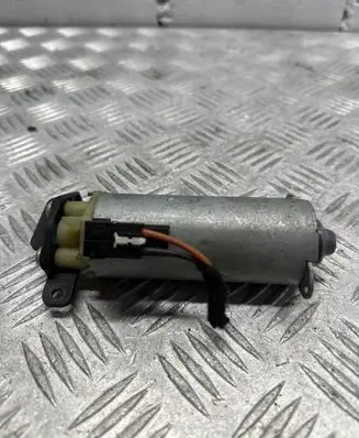 Porsche Cayenne (9PA) Seat adjustment motor 0130002529 198391103 111004F