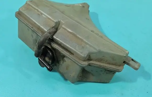 Mazda 6 Coolant expansion tank/reservoir PE0115350 IMPRK1550997