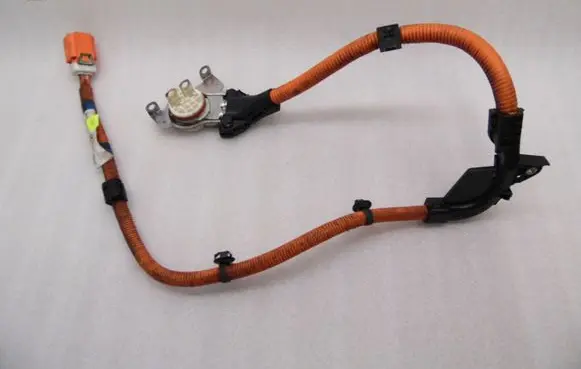 Toyota Auris E180 Positive cable (battery)