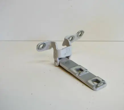Tailgate/trunk/boot hinge
