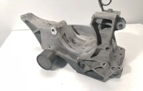 BMW X5 E70 A/C compressor mount bracket 11167802639