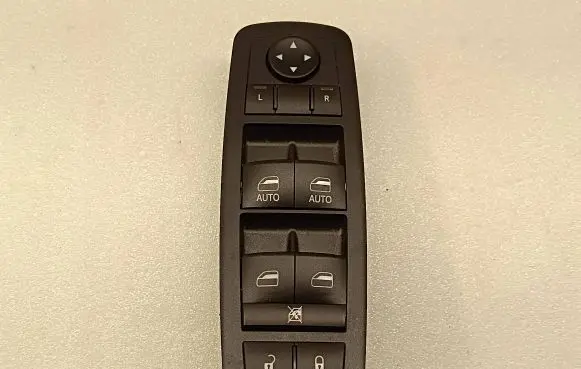 Chrysler Pacifica Electric window control switch 68234092AC 251501