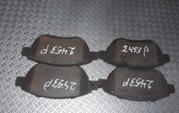 Toyota Corolla Verso E121 Brake pads (front) 