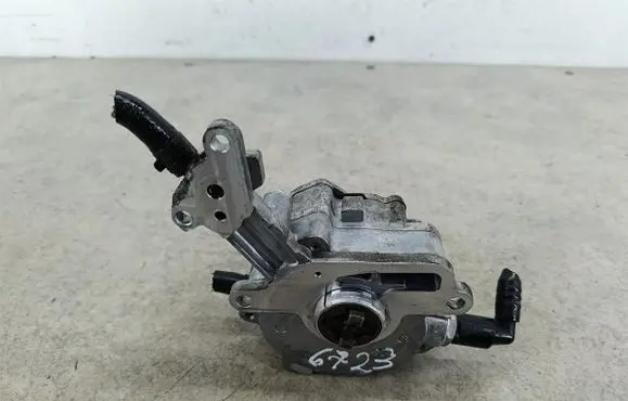 Skoda Octavia Mk2 (1Z) Vacuum pump 038145209Q