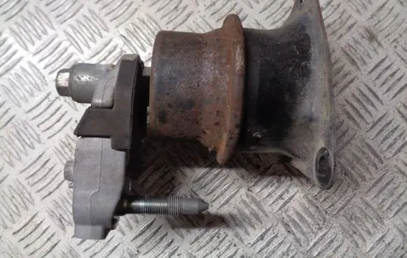 Honda Jazz Engine mount bracket