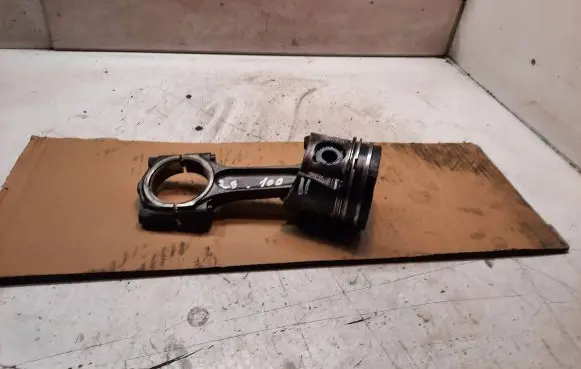 Volvo V50 Piston with connecting rod 085190