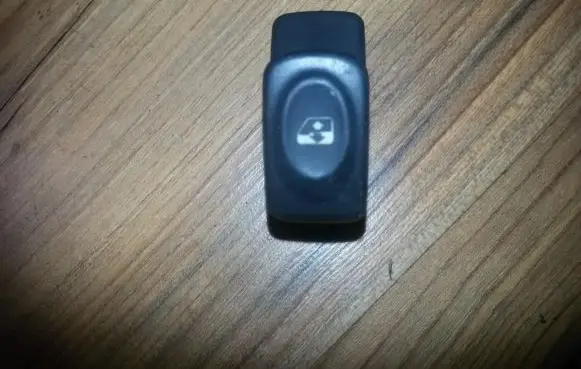 Renault Megane I Electric window control switch