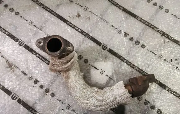 Jeep Grand Cherokee EGR valve line/pipe/hose 68321412AA 68533353AA
