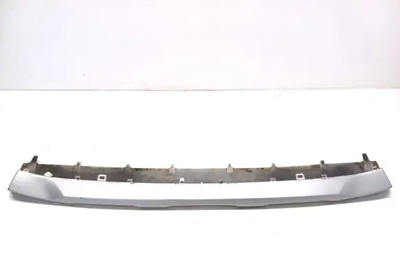 Front bumper lip
