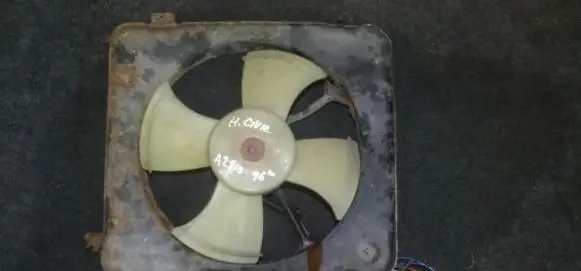 Honda Civic Radiator cooling fan shroud