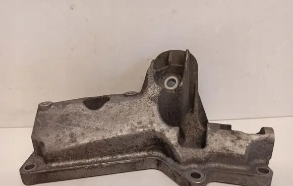 BMW 5 E60 E61 Engine mounting bracket 2211