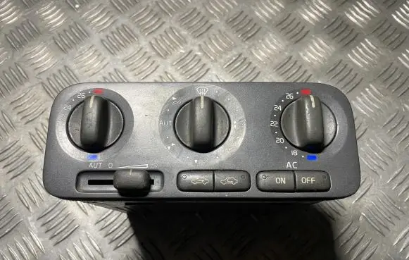 Volvo V70 Climate control unit 9171635 03721505 98W01E