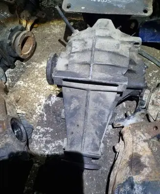 Ford Scorpio Rear differential/diff mount bracket JHB4070360