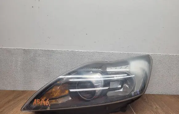 Ford Focus Headlight/headlamp 8M51-13D153-DF