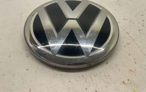 Volkswagen Caddy Manufacturer badge logo/emblem 2K5853601A