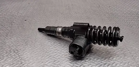 Volkswagen Golf V Fuel injector 03G130073G 0414720404
