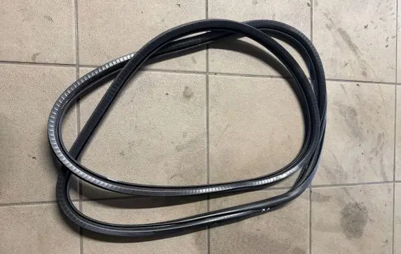 Opel Grandland X Front door rubber seal 