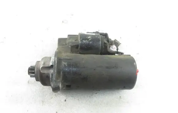 Volkswagen PASSAT B4 Starter motor 02A911024X