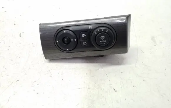 Chevrolet Captiva Wing mirror switch