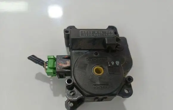 Subaru B9 Tribeca Air flap motor/actuator AW0638000651 AW063800-0651