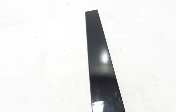 Chrysler Pacifica Front door glass trim molding 68187813AD