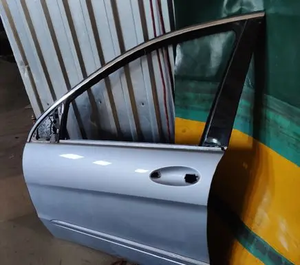 Mercedes-Benz R W251 Front door