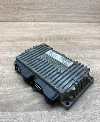 Renault Scenic I Engine control unit/module ECU HOM7700102904 S105280002