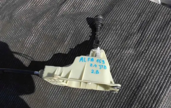 Alfa Romeo 159 Gear shifter/selector 55349245