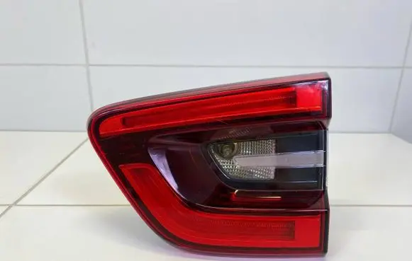 Tailgate rear/tail lights