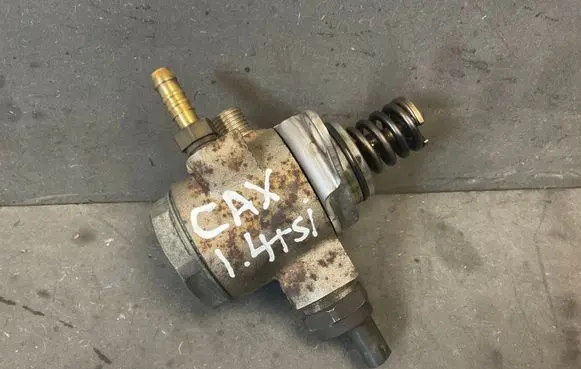 Volkswagen Eos Fuel injection high pressure pump 03C127026C CAX
