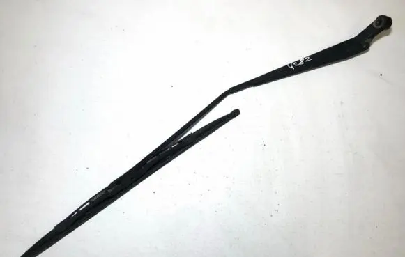 Suzuki Swift I Front wiper blade arm
