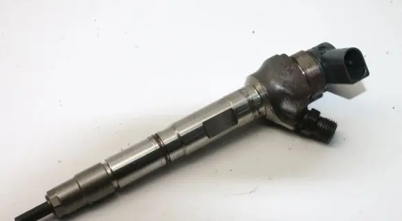 Volkswagen PASSAT B8 Fuel injector 04L130277AC