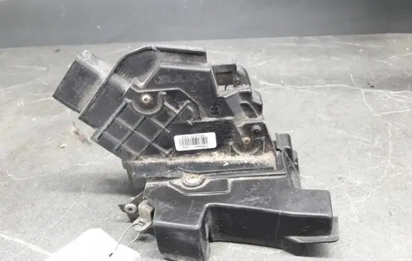 Ford Focus Sliding door lock 3M5AR21813EP