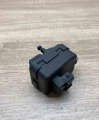 Headlight level adjustment motor