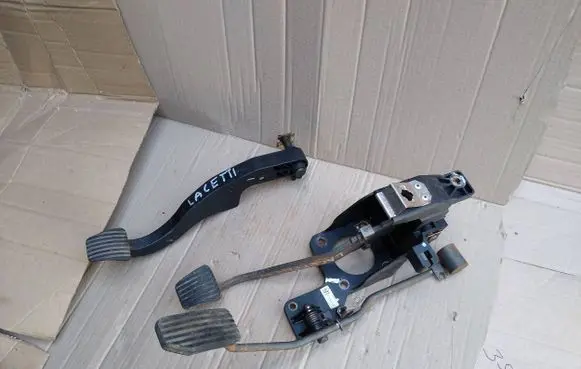Chevrolet Lacetti Pedal assembly M1188548
