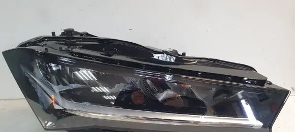 Skoda Superb B9 Headlight/headlamp 3P1941016