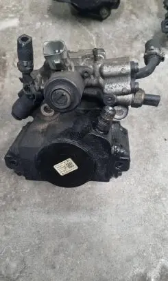 Mercedes-Benz C AMG W204 Fuel injection high pressure pump A6510700701 28252614