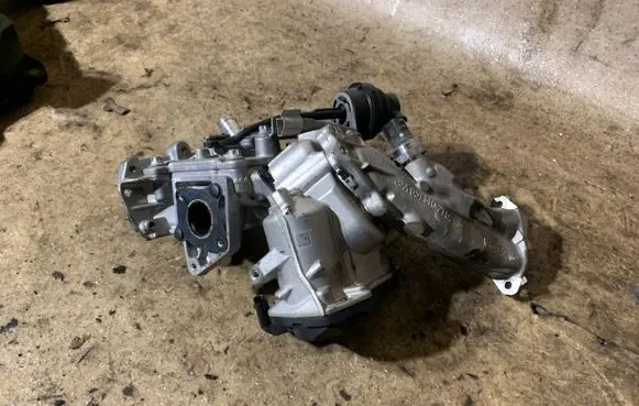 Mercedes-Benz E C207 W207 EGR valve A6511402108